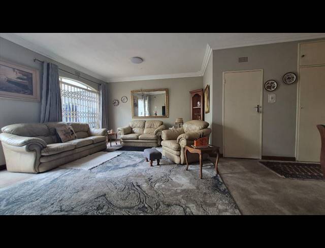 3 BEDROOM APARTMENT FOR SALE IN ASTON MANOR